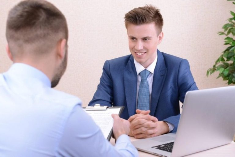 ¿Qué color de traje para la entrevista?