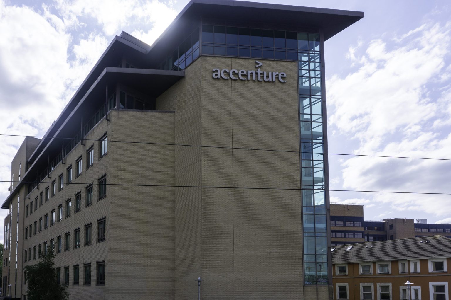 15 Pros and Cons of Working for Accenture