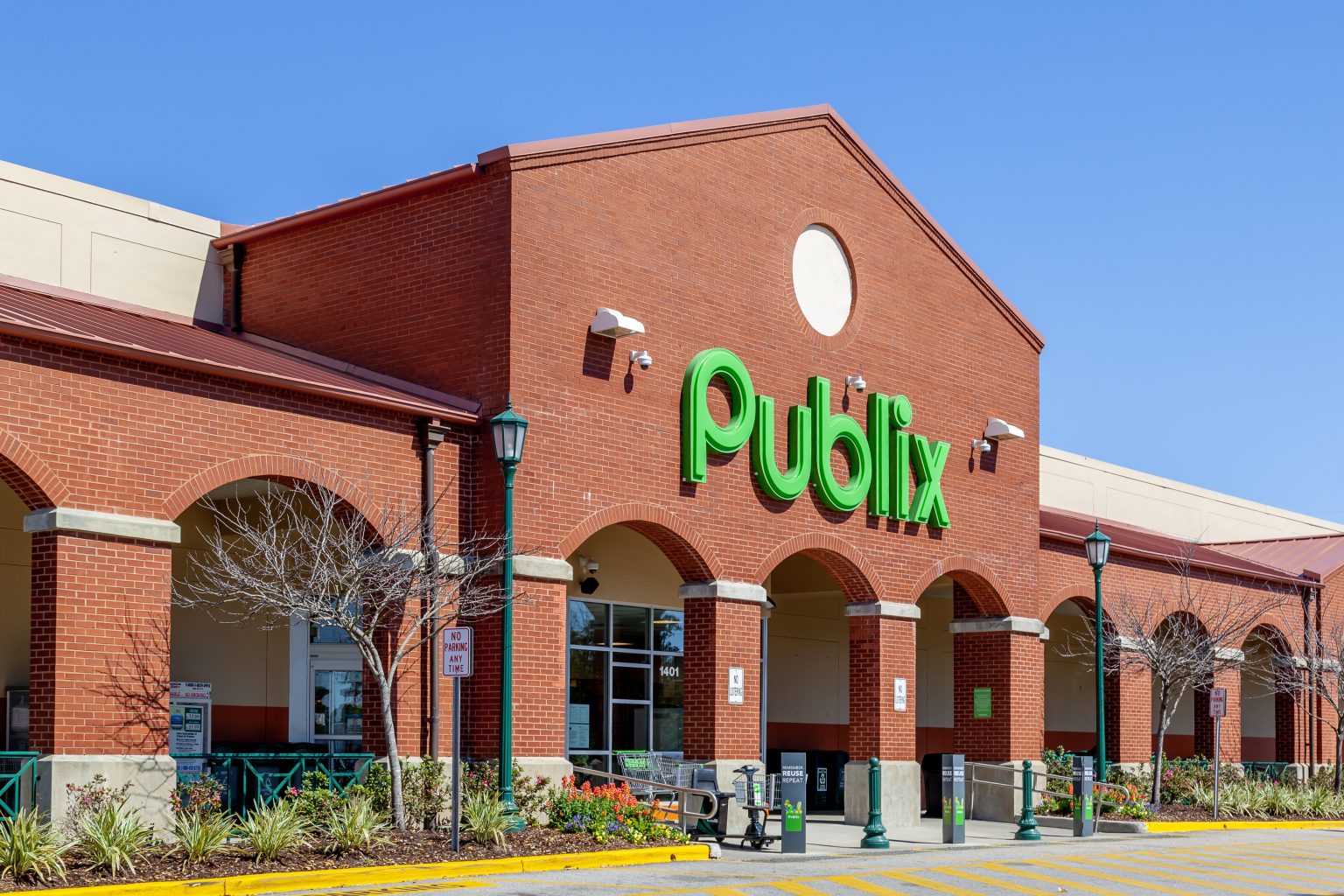 14 Pros and Cons of Working for Publix